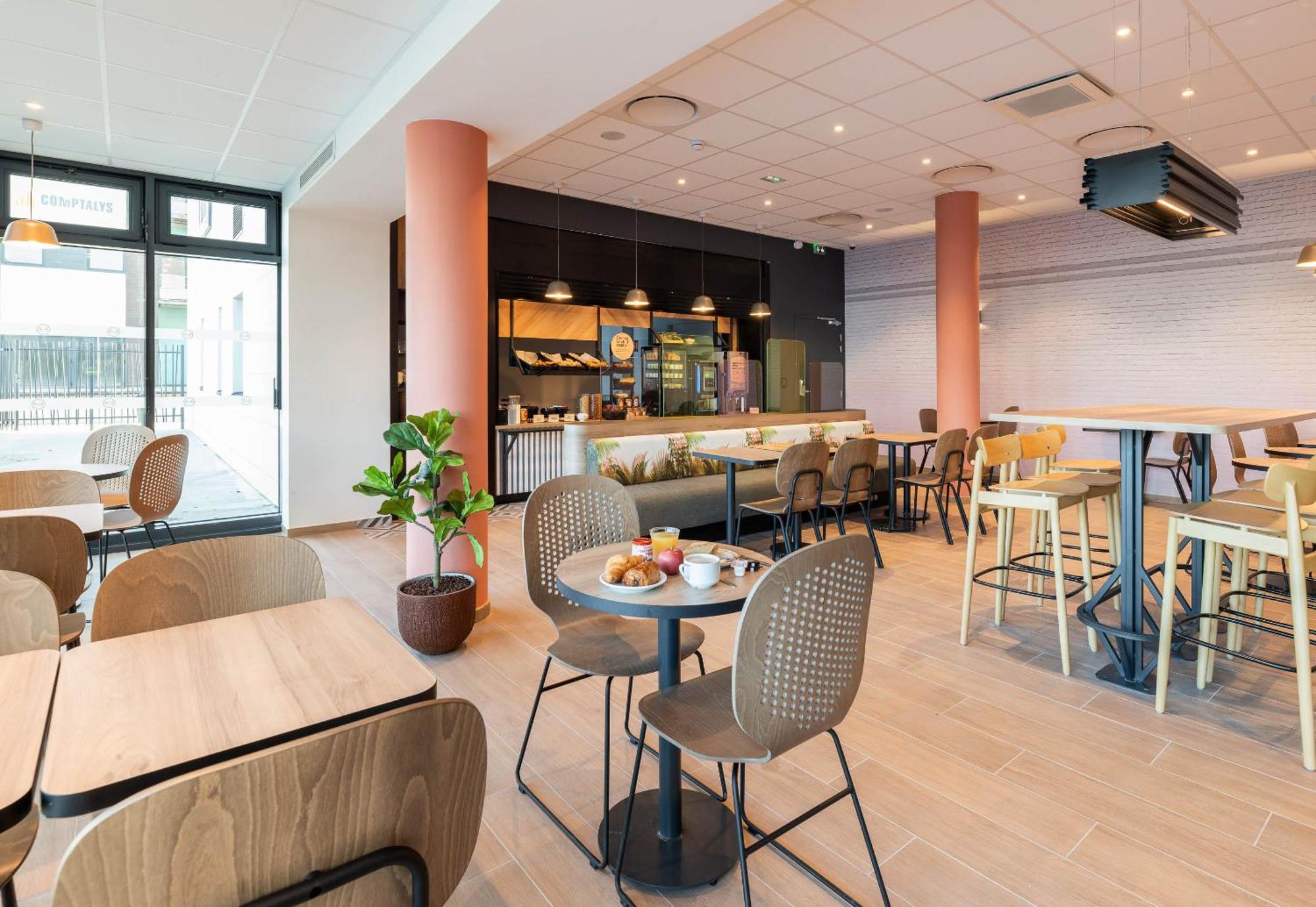 B&B Hotel Massieux Genay Genay  外观 照片